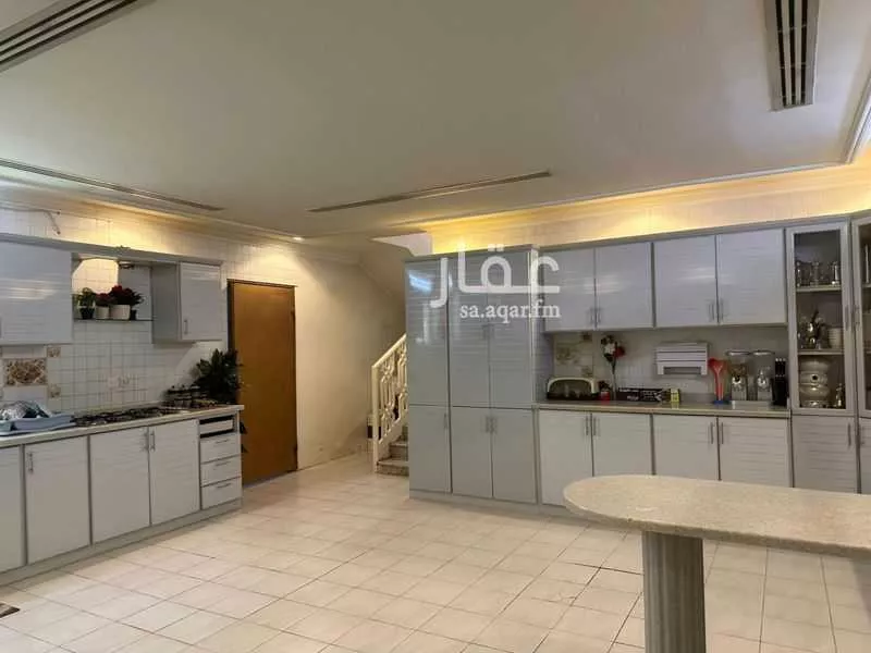 6 bedroom villa in Al Falah 7