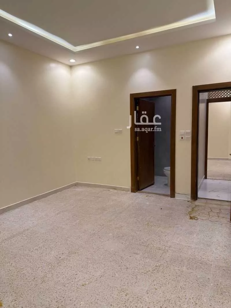 6 bedroom floor in Irqah 11