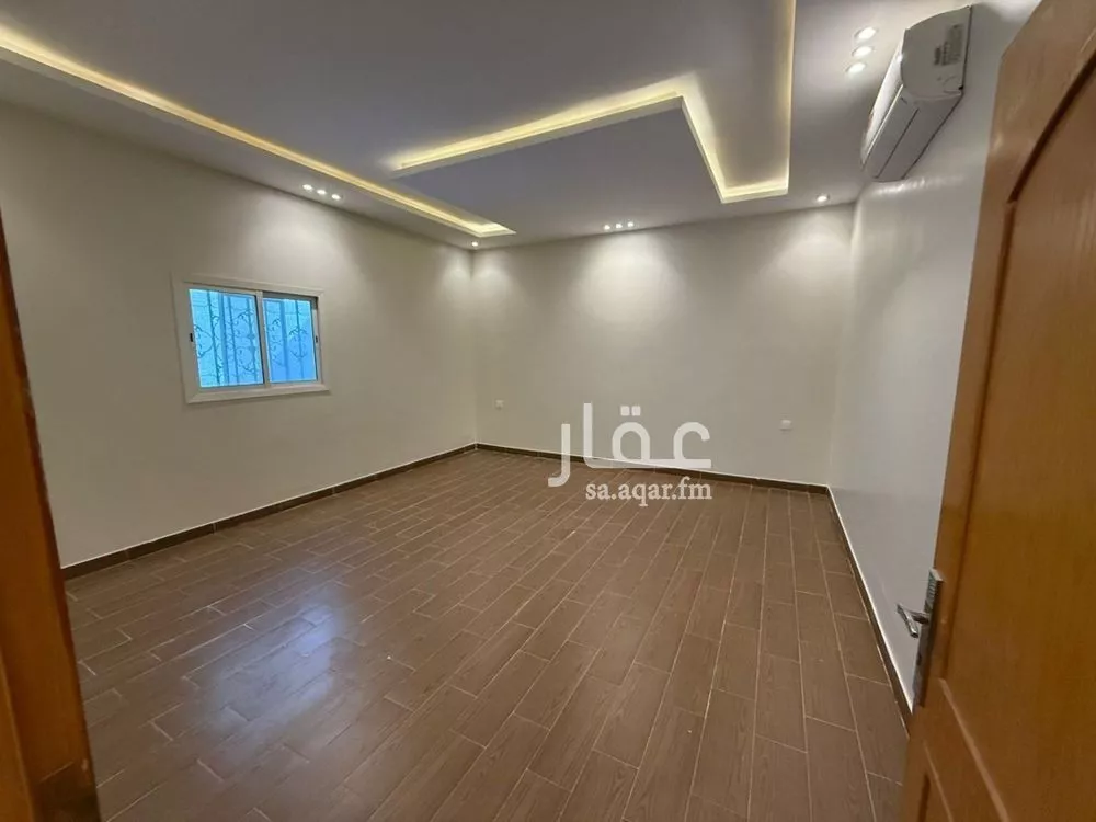 دور 4 غرف في العارض 10