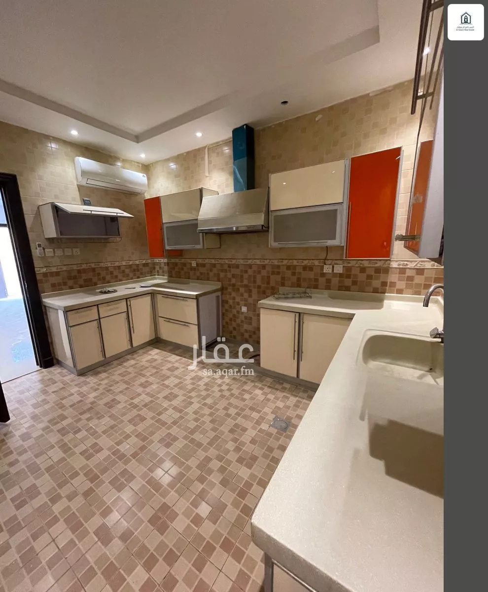 5 bedroom floor in Al Qairawan 12