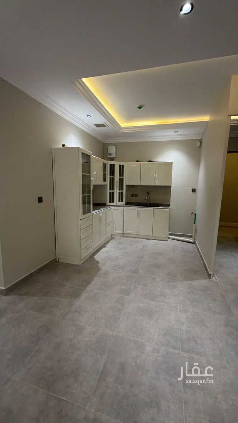 3 bedroom apartment in Ishbiliyah, Riyadh 4