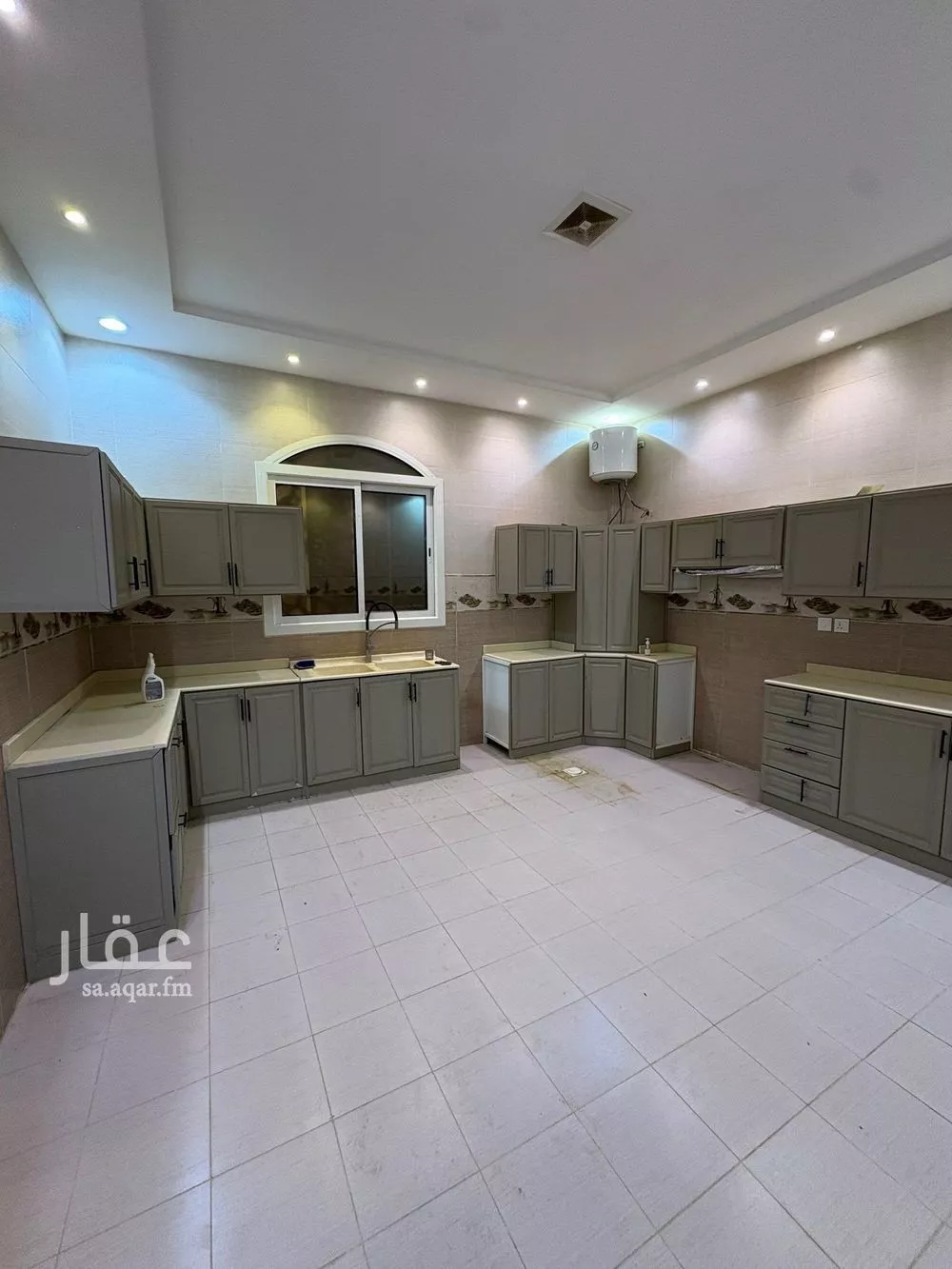3 bedroom floor in Al Mahdiyyah 4