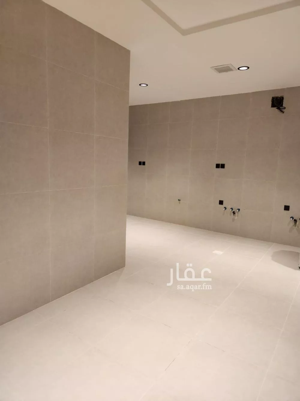 6 bedroom floor in Al Jazirah 2