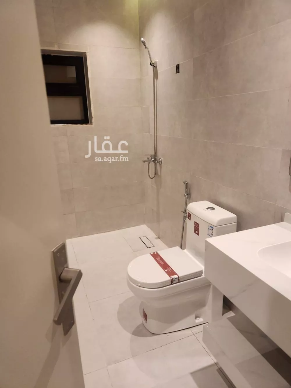 6 bedroom floor in Al Jazirah 5