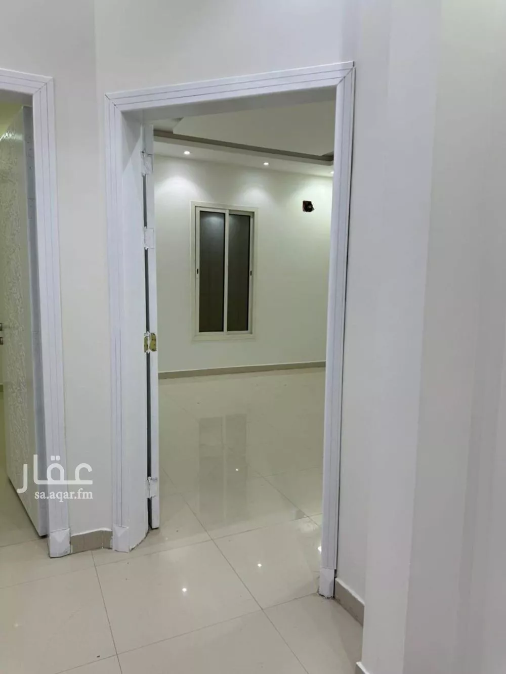 دور 4 غرف في العارض 18