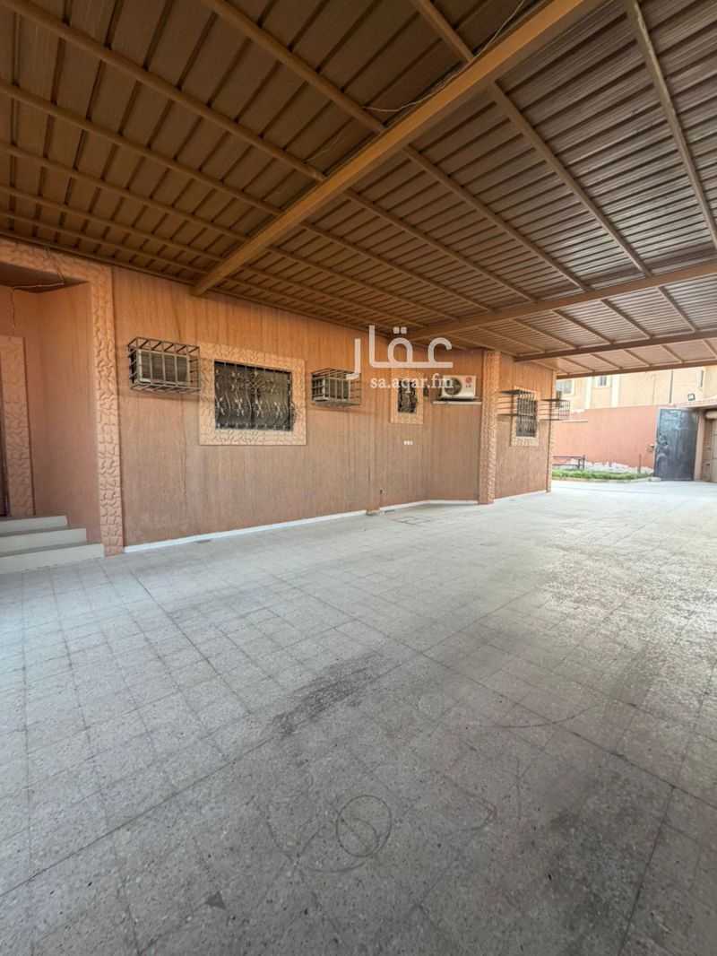 3 bedroom villa in Shubra, Riyadh 5
