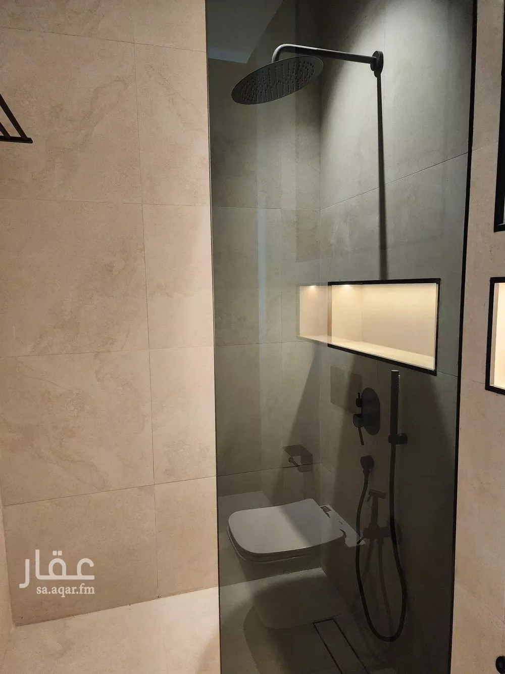 4 bedroom floor in Al Malqa 12