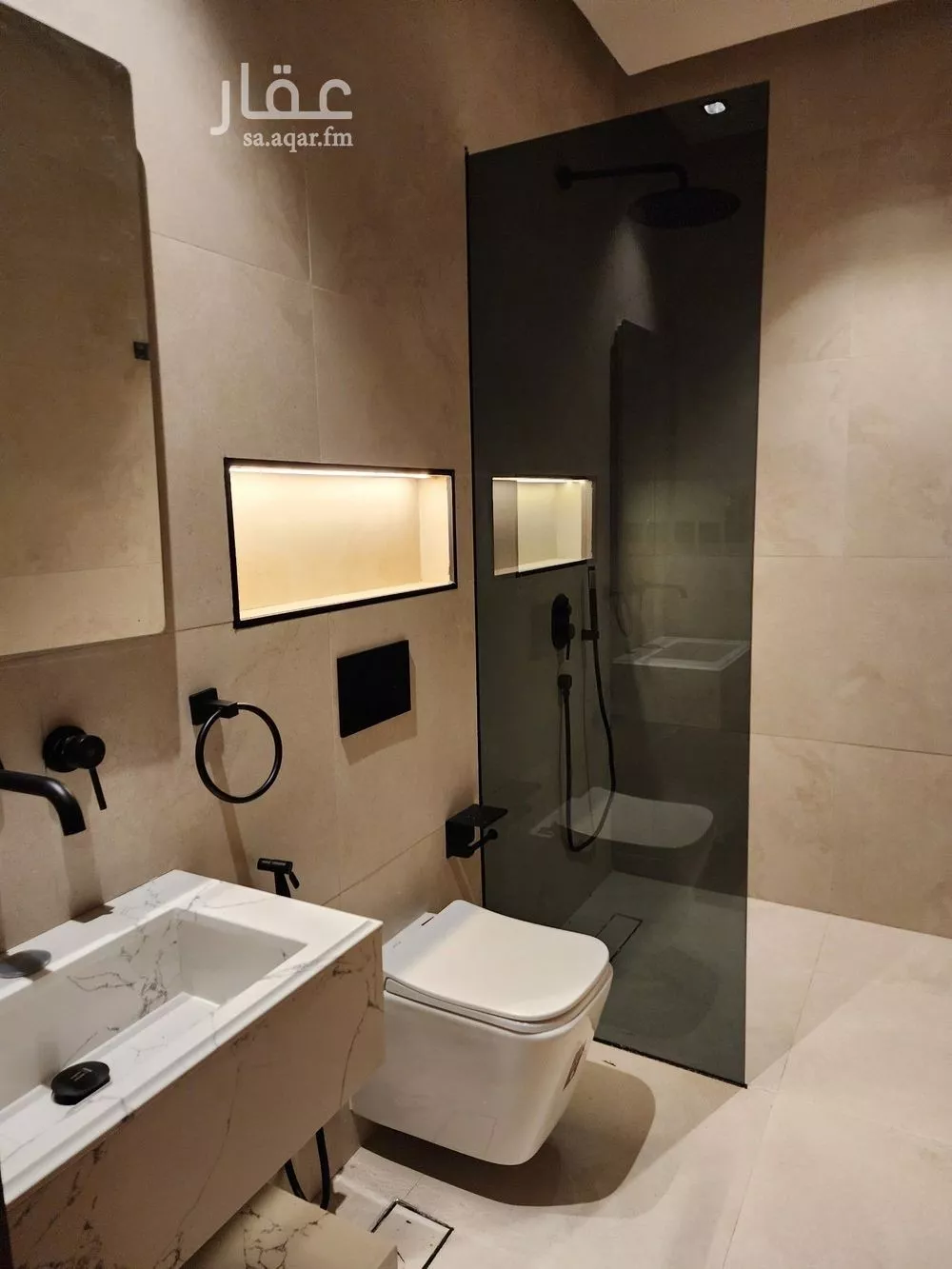 4 bedroom floor in Al Malqa 6