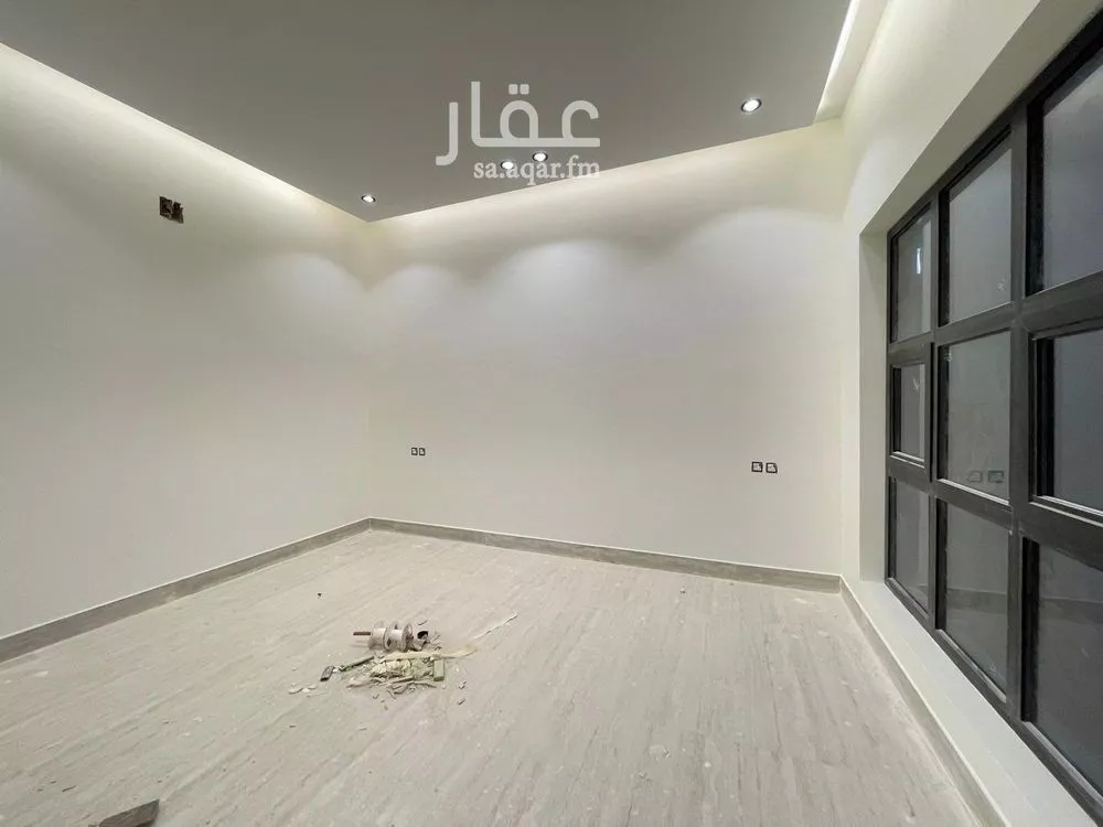 5 bedroom villa in Dhahrat Laban 2