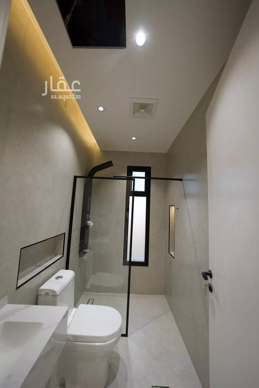 8 bedroom villa in Al Rahmaniyyah 4