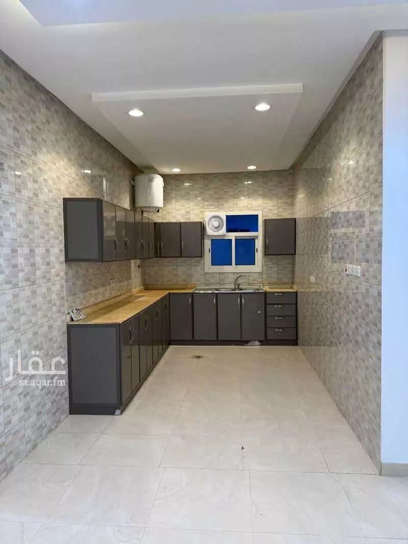 دور 5 غرف في عرقة 12