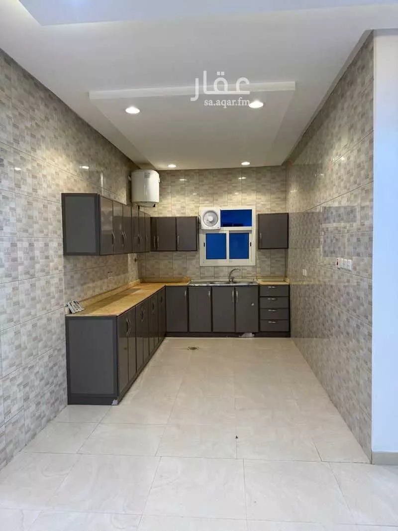 دور 5 غرف في عرقة 5
