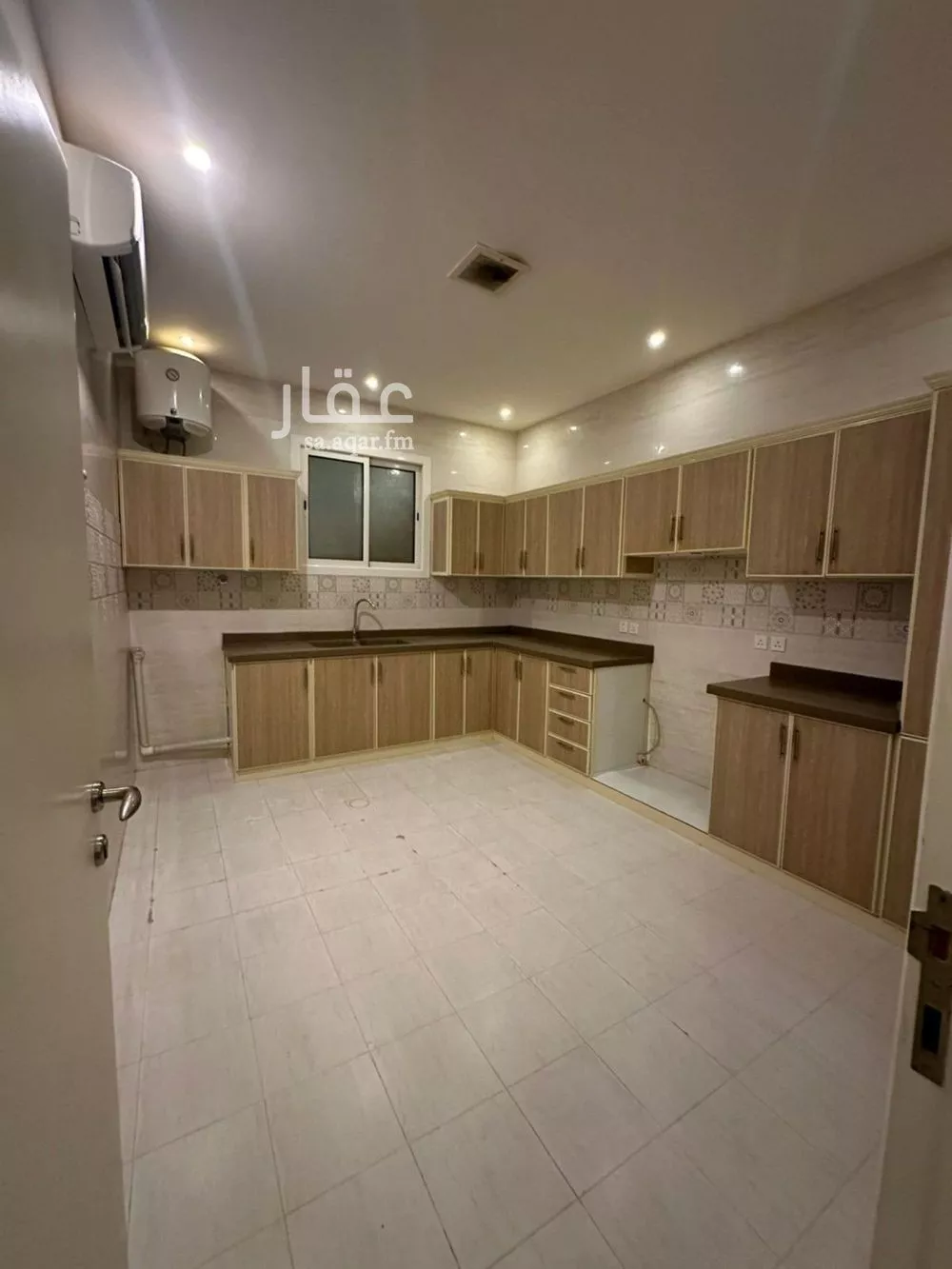 4 bedroom floor in Al Aridh 4