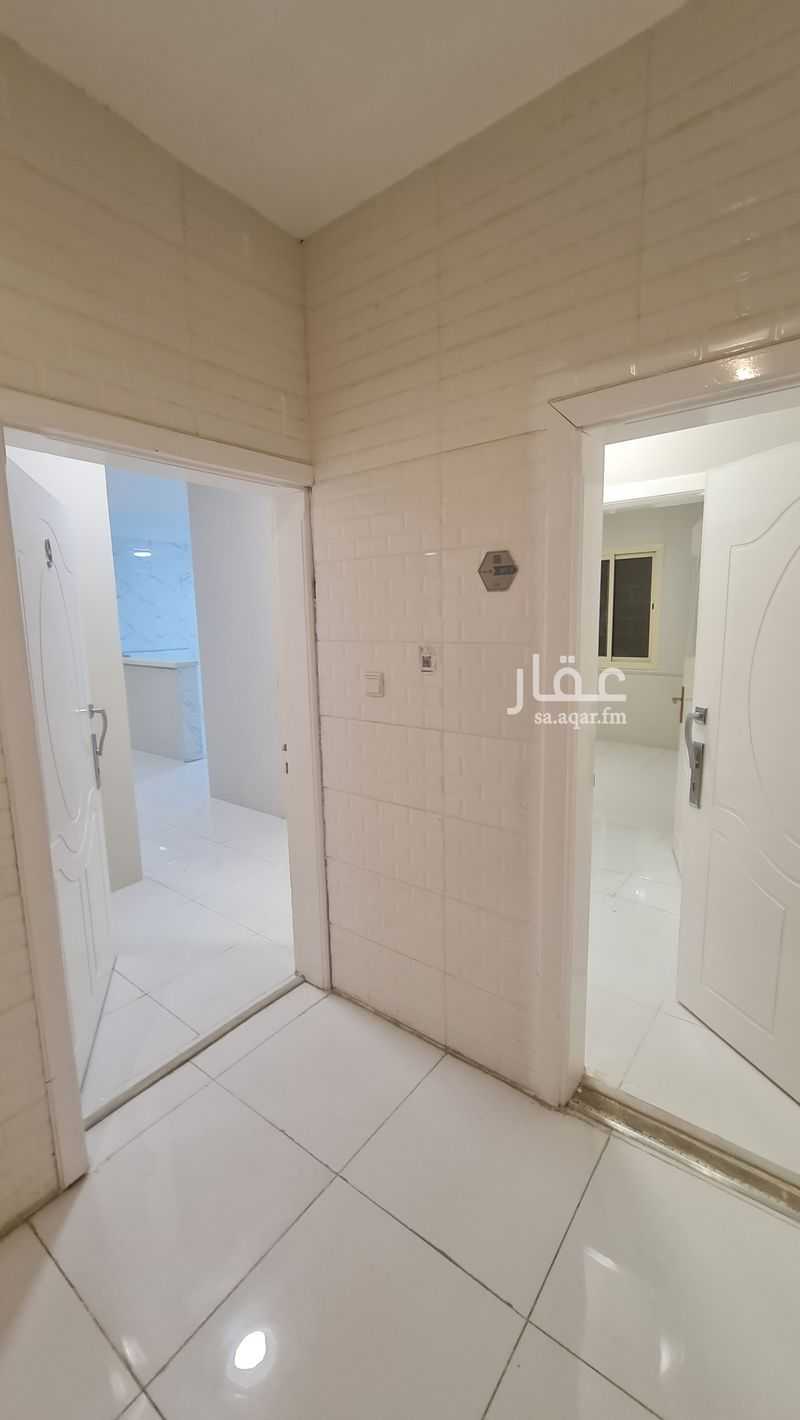 الطابق في القطبية