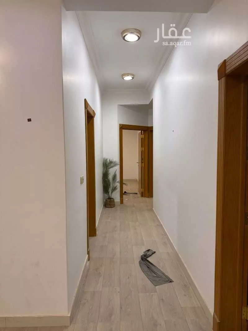 4 bedroom floor in Irqah 3