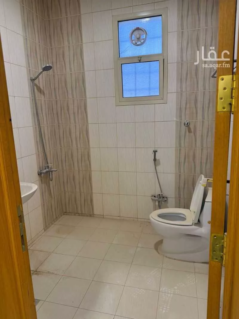 4 bedroom floor in Irqah 6