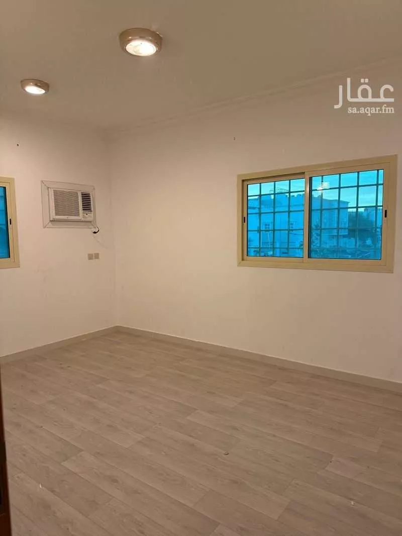 4 bedroom floor in Irqah 7