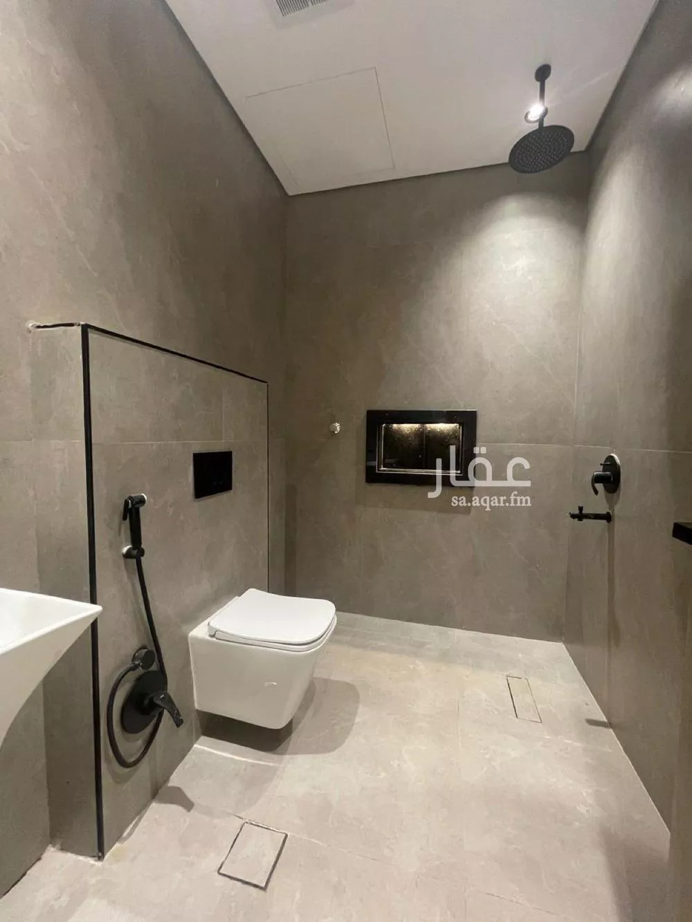 4 bedroom floor in Al Rimal 13