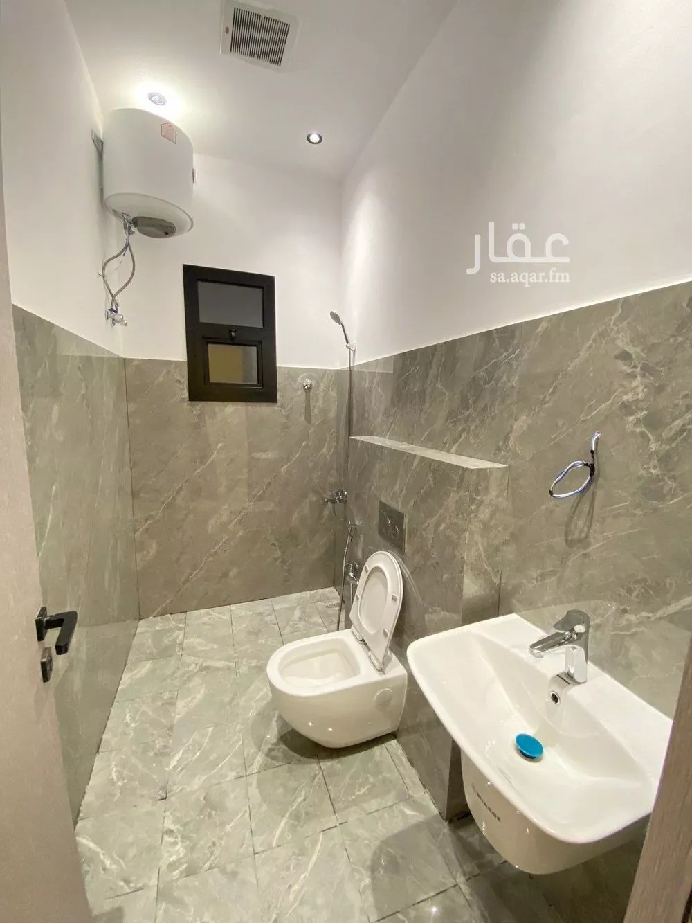 3 bedroom floor in King Fahd 18
