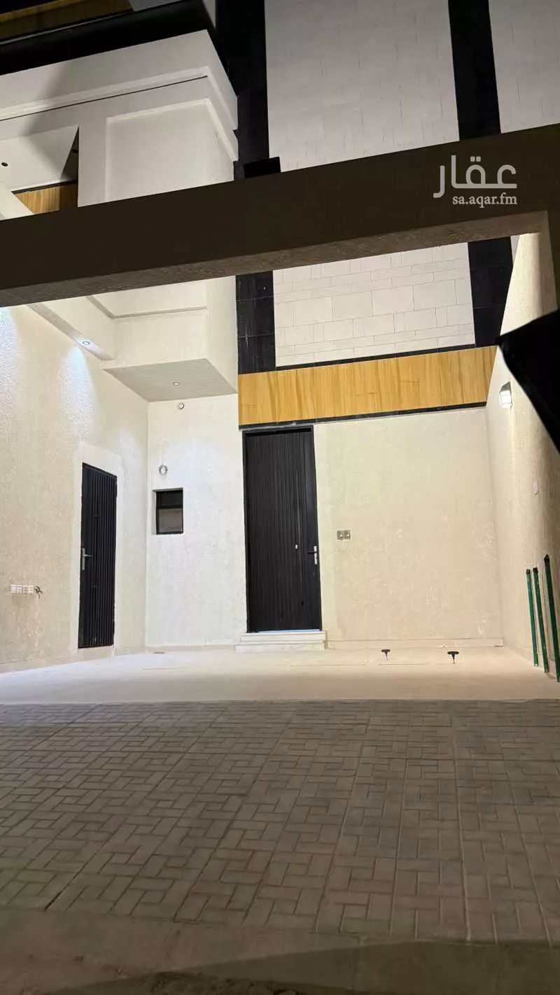 3 bedroom floor in King Fahd 18