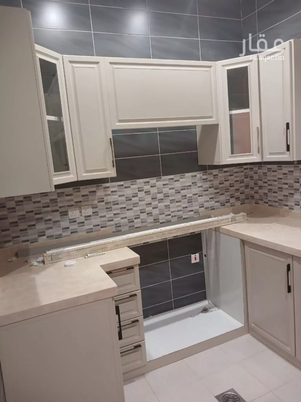 4 bedroom floor in Al Sahafah 6