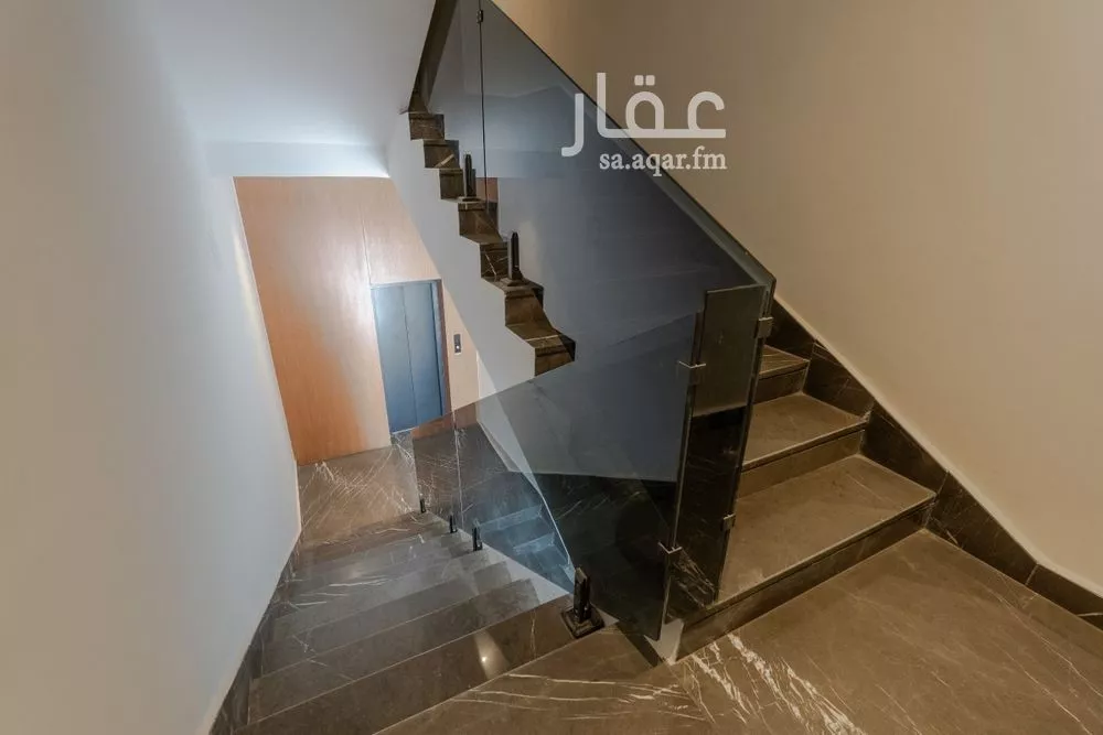 دور 3 غرف في العارض 8