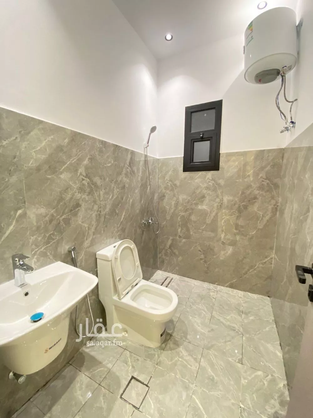 6 bedroom floor in King Fahd 20