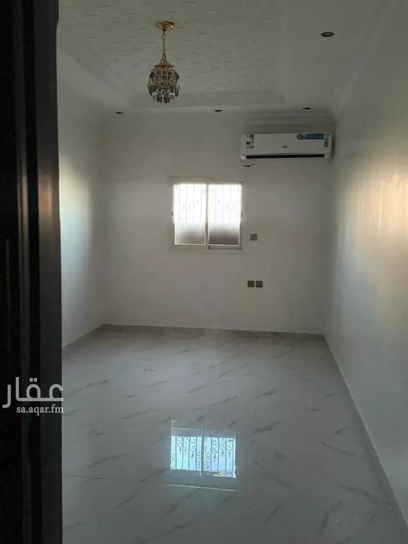 5 bedroom floor in Irqah 2