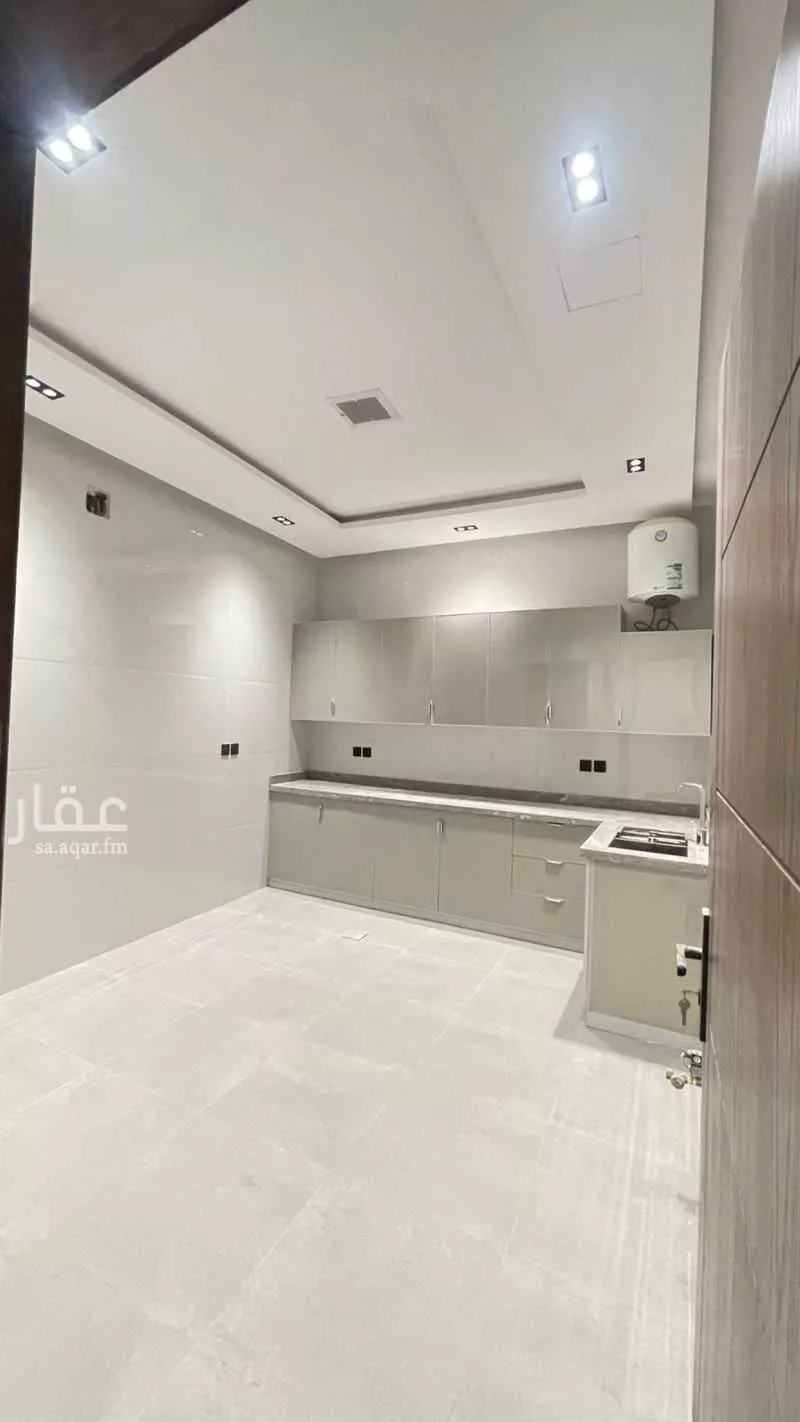 4 bedroom floor in Jarir 7