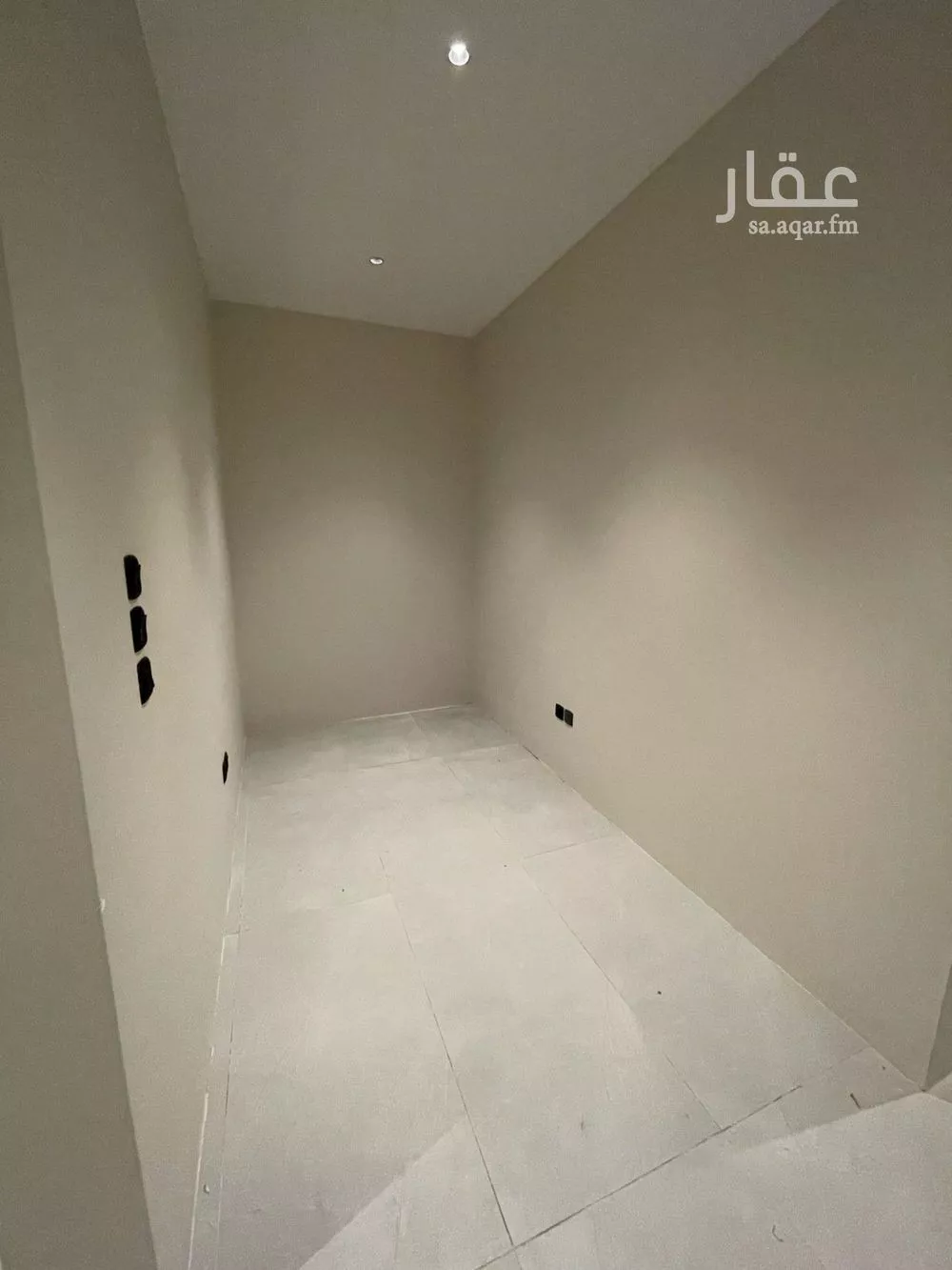 5 bedroom floor in Al Falah 2
