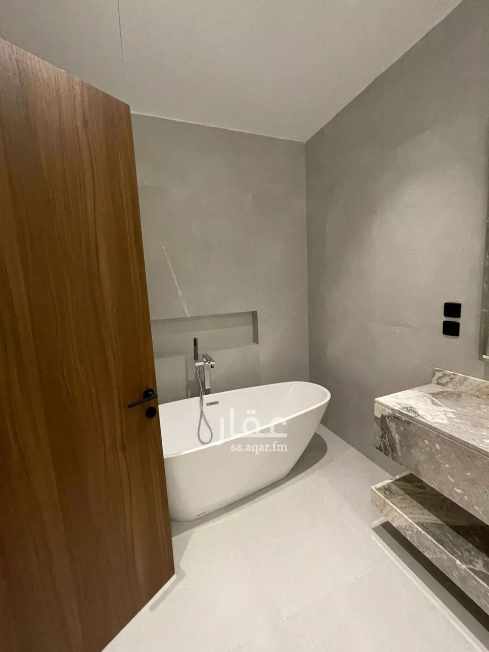 5 bedroom floor in Al Falah 14