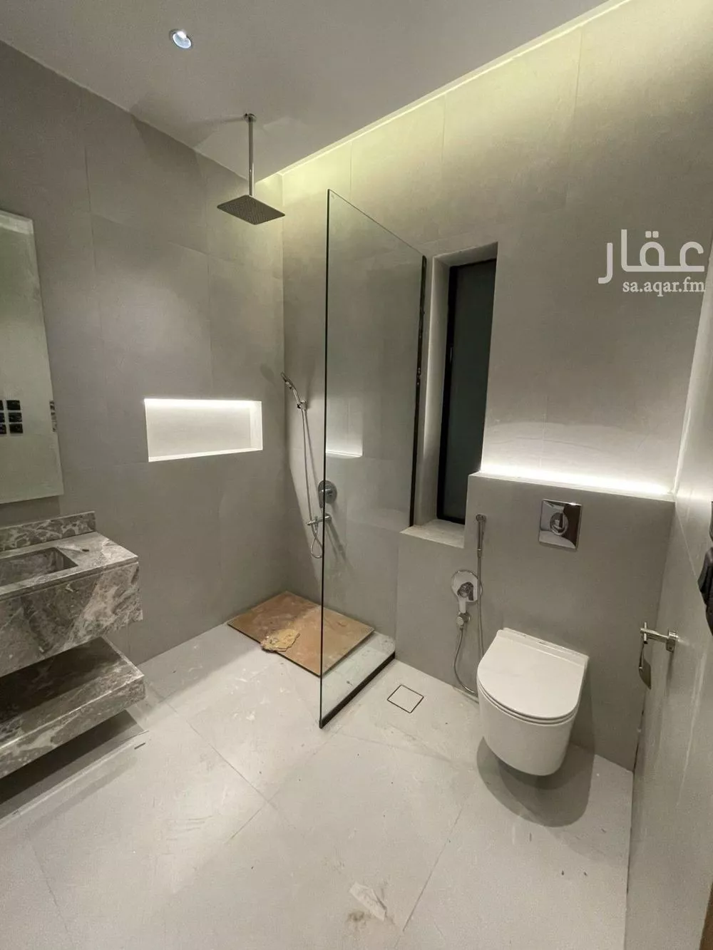 5 bedroom floor in Al Falah 6