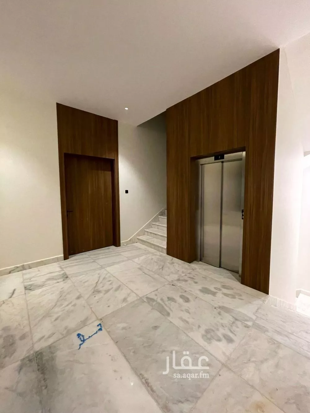 5 bedroom floor in Al Falah 9