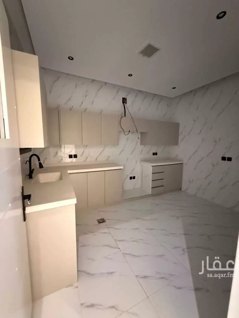 3 bedroom floor in Al Olaya 8