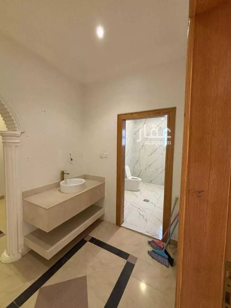 5 bedroom floor in Al Aqiq 13