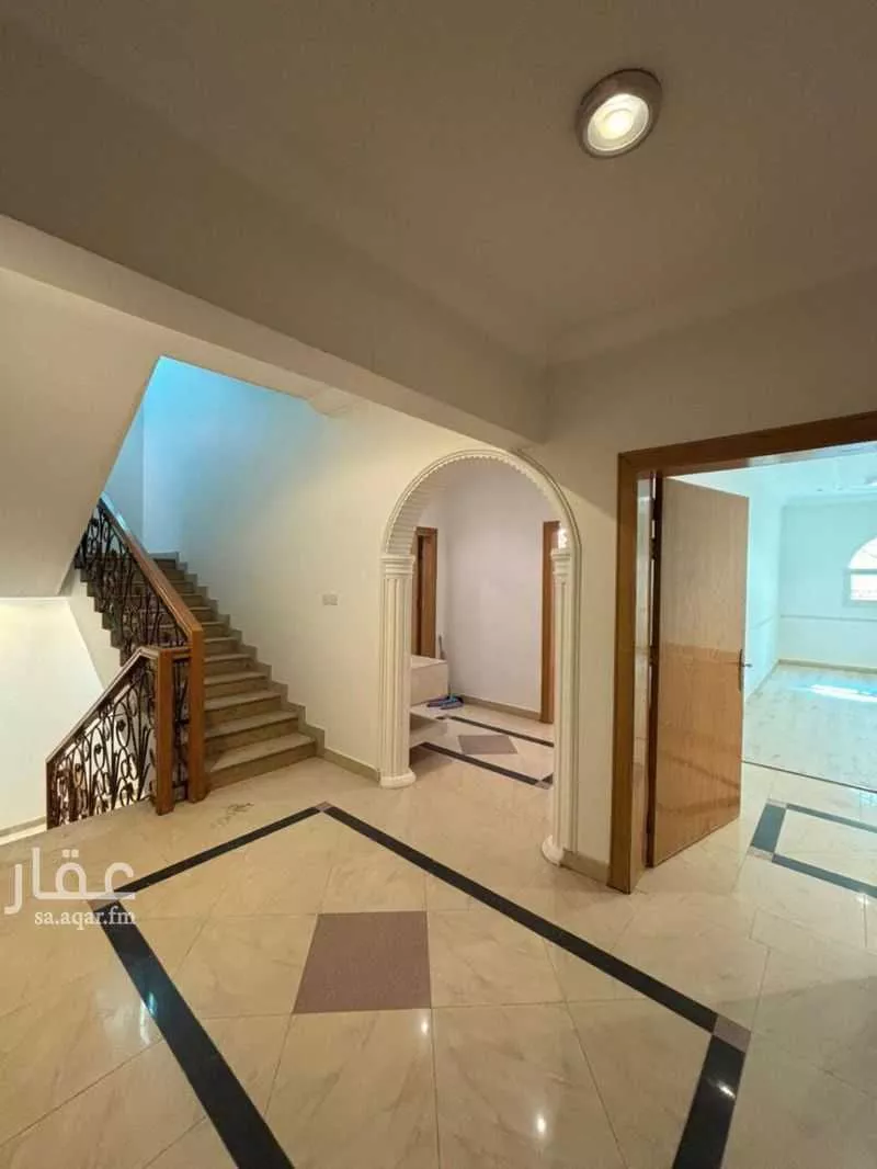 5 bedroom floor in Al Aqiq 5