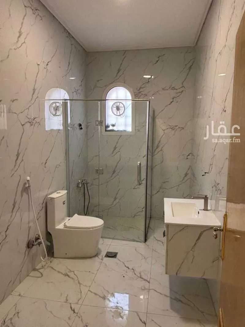 5 bedroom floor in Al Aqiq 7
