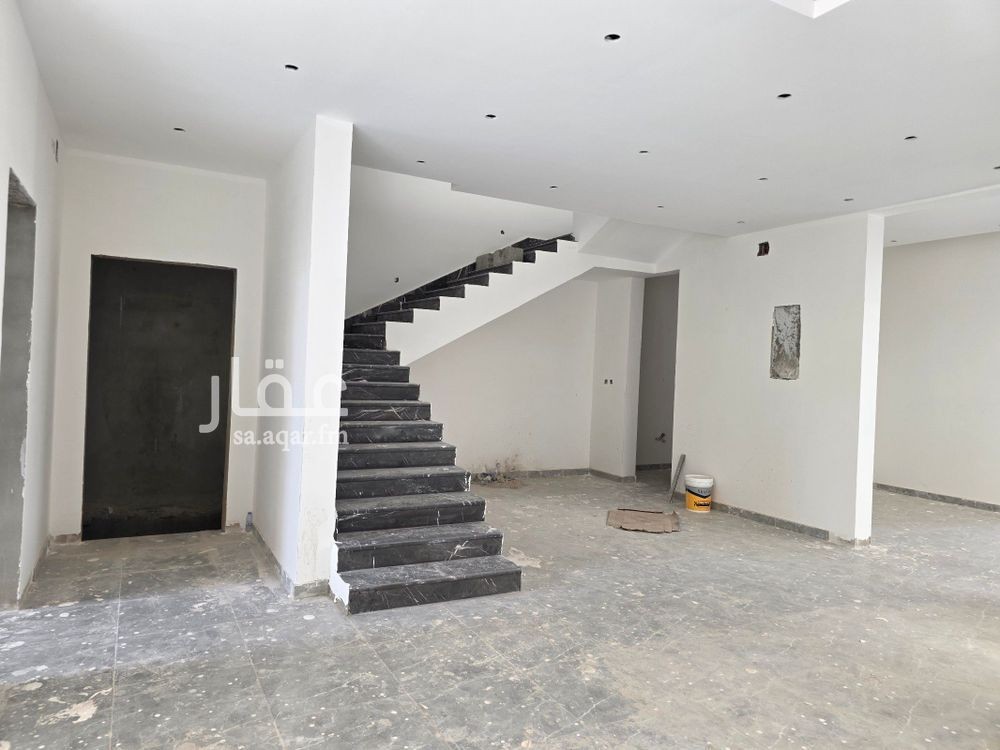 5 bedroom villa in Ishbiliyah, Riyadh 8
