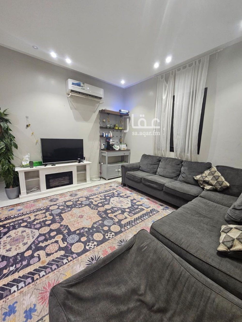 6 bedroom villa in Granada, Riyadh 9