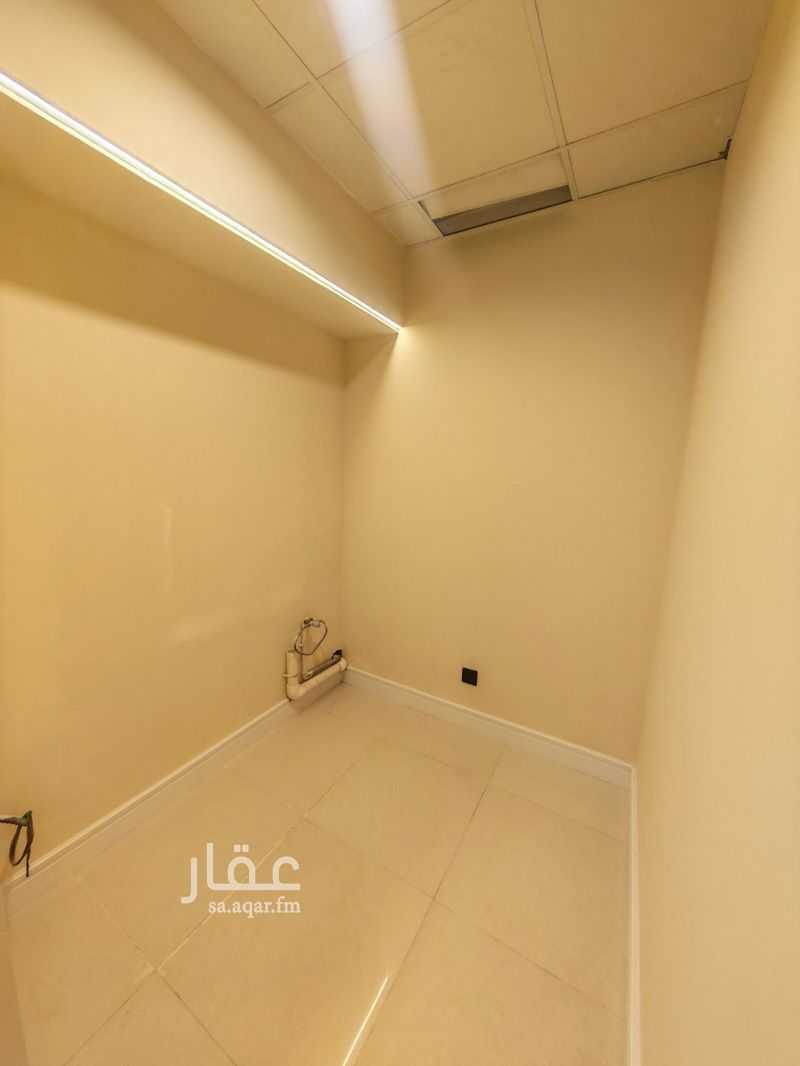 4 bedroom office in Al Nakheel, Eastern Province 9