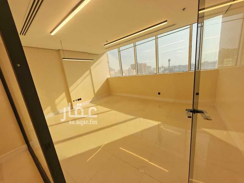 4 bedroom office in Al Nakheel, Eastern Province 2