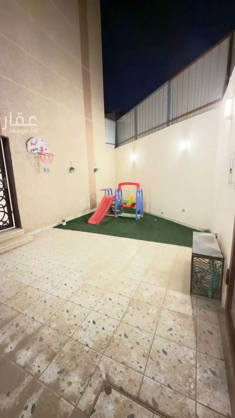 دور 4 غرف في السعادة 5