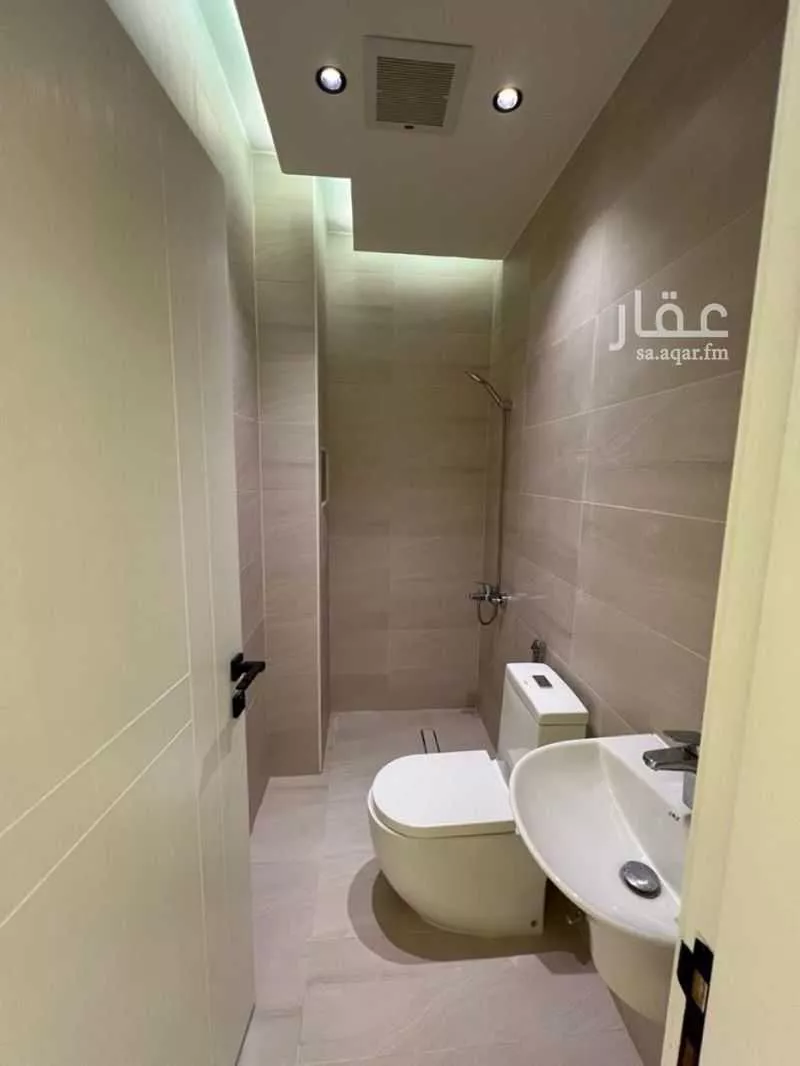 6 bedroom floor in Al Janadriyah 2