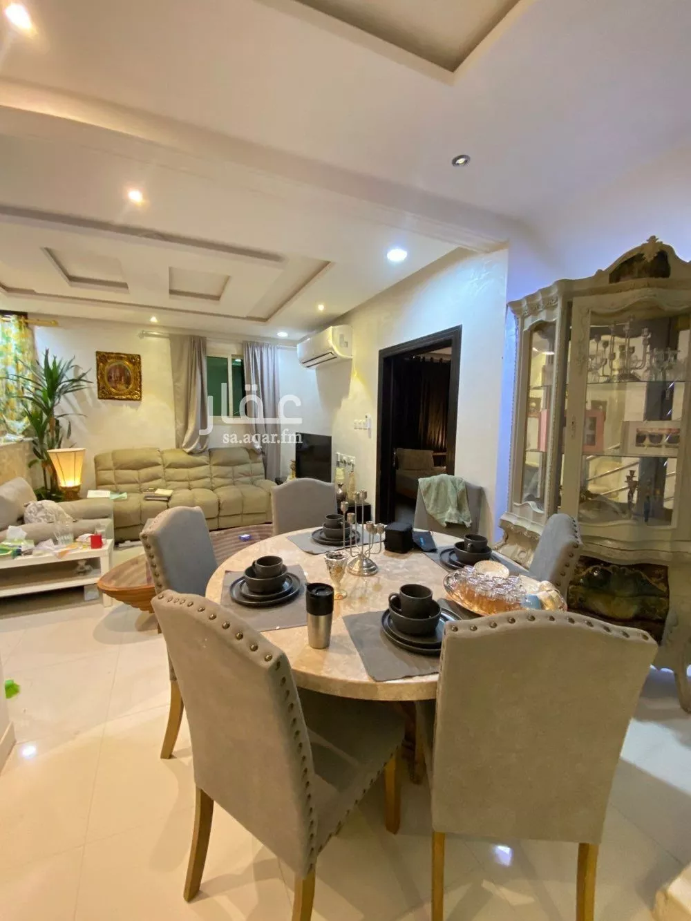 5 bedroom apartment in Dhahrat Laban 7