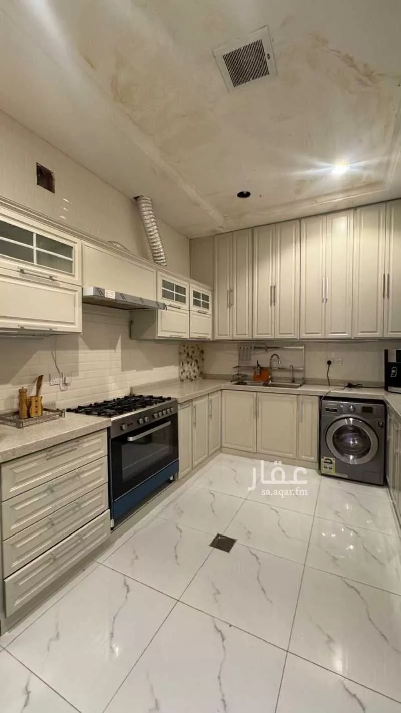 4 bedroom floor in Dhahrat Namar 8