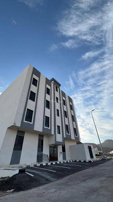 4 bedroom apartment in Al Aziziyah, Madinah 12