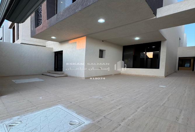 5 bedroom villa in Al Dana, Eastern Province