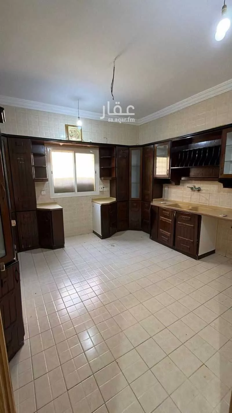 6 bedroom apartment in Al Salamah 7