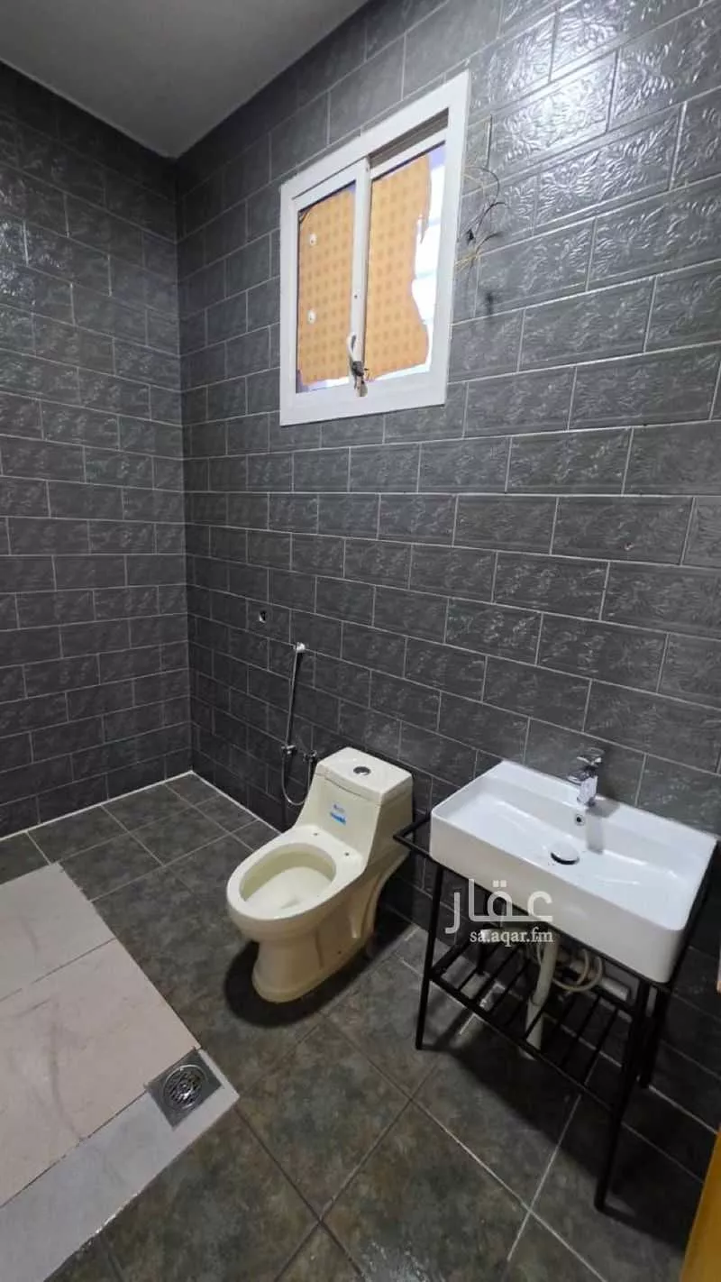 3 bedroom floor in Al Maseef 5