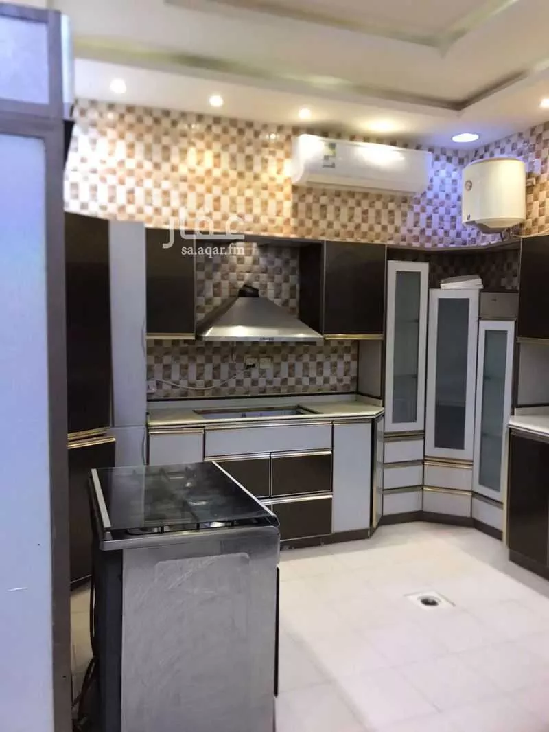 5 bedroom floor in Tuwaiq 2